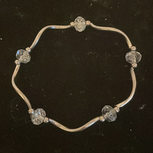 7” twisted silver tone link stackable stretch bracelet with 5 light blue beads - Picture 3 of 11